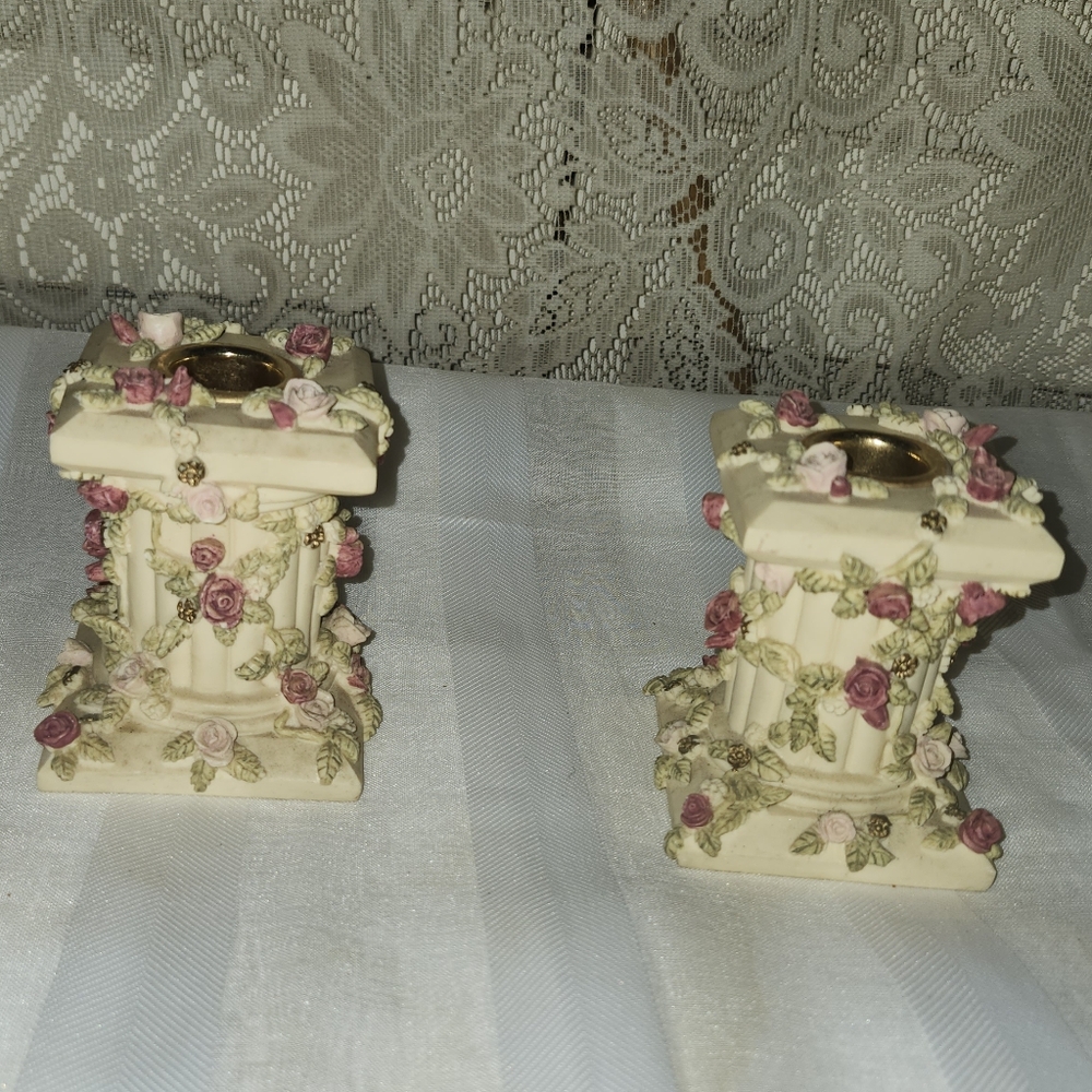 DEZINE Cream and Pink Floral Candle Holders